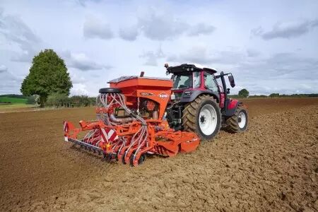 Semoir en ligne pneumatique  KUHN