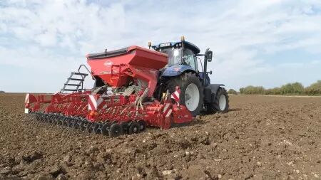 Semoir en ligne pneumatique  KUHN