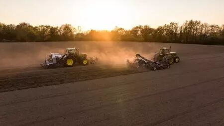 Semoir en ligne pneumatique  SKY Agriculture