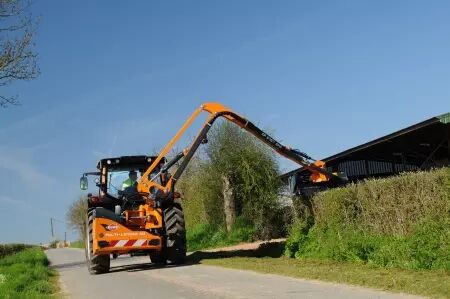 Épareuse débroussailleuse  KUHN