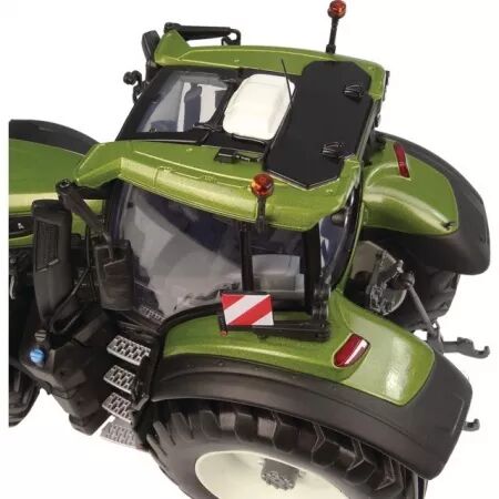 Tracteur valtra s416 vert metallise edition limitee au 1/32eme universal hobbies